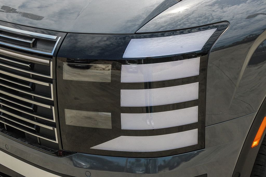 New 2026 Gray Hyundai SEL Premium image 5