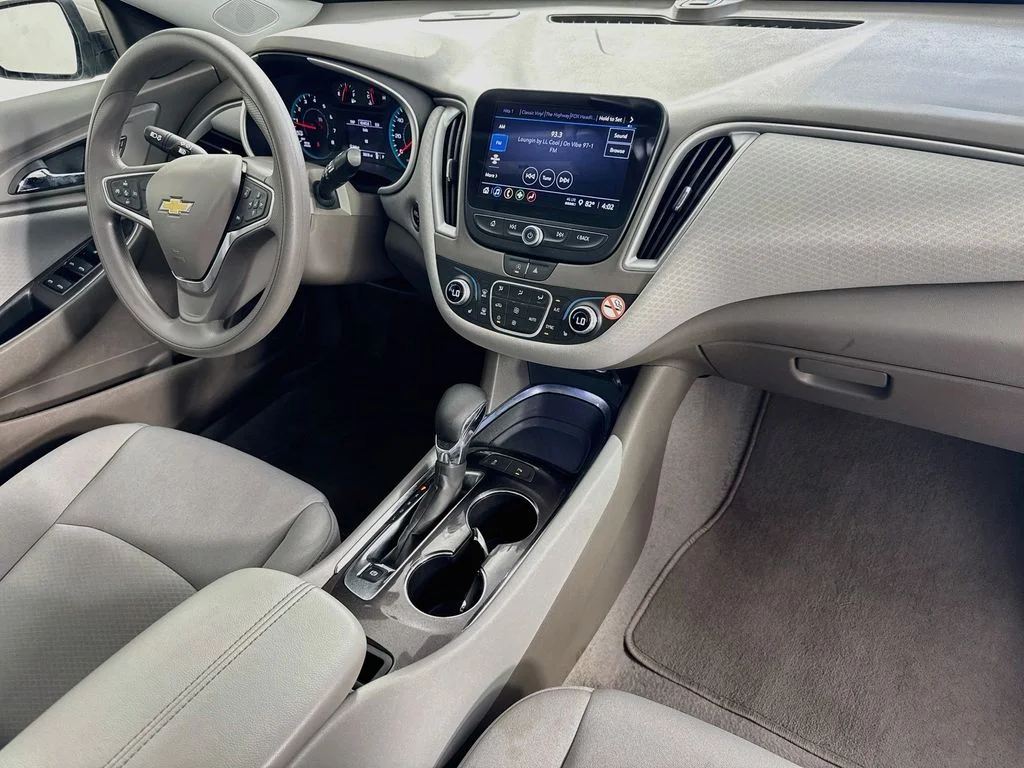 Used 2025 Gray Chevrolet LT image 35