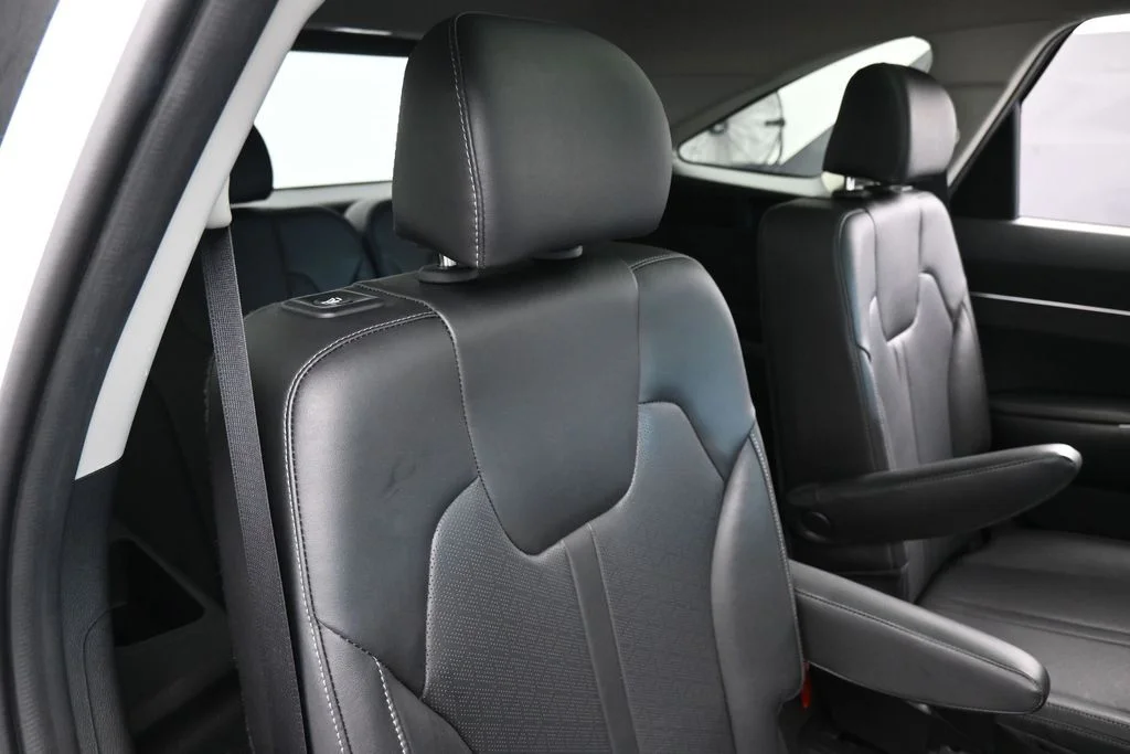Used 2022 Glacial White Pearl Kia EX image 41