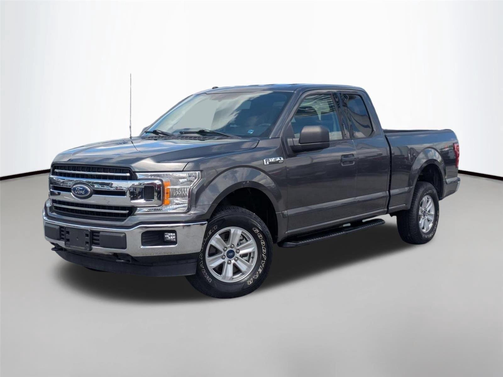 Used 2018 Magnetic Metallic Ford XLT image 1