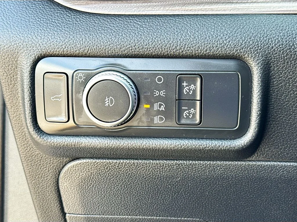 Used 2020 Blue Ford Limited image 10