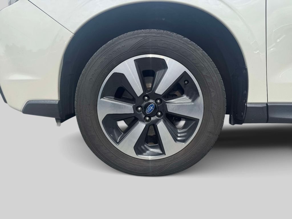 Used 2018 White Subaru 2.5i Limited image 8
