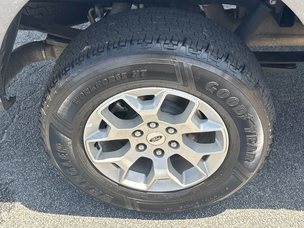 Used 2023 Gray Ford XLT image 17