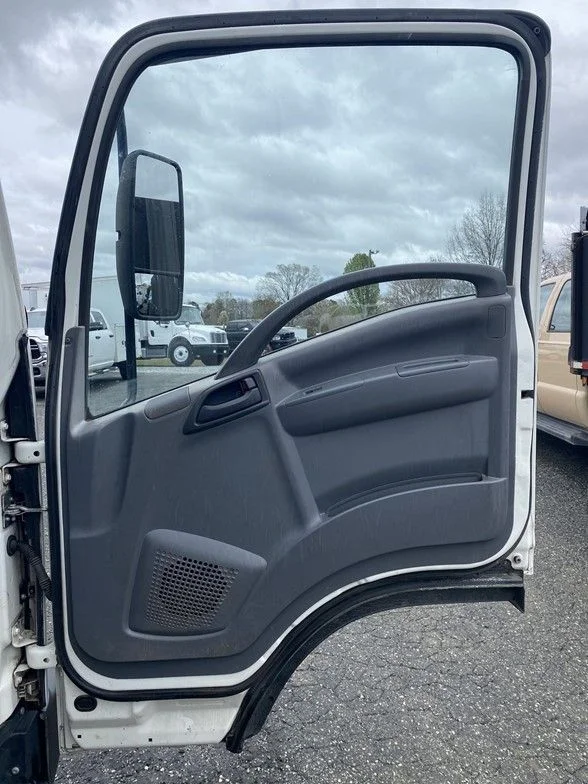 Used 2019 White Isuzu Dump Truck image 42