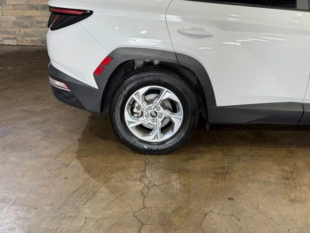 Used 2023 White Pearl Hyundai SEL image 5