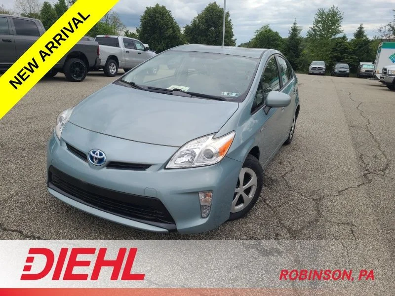 2015 Toyota Prius Two's photo