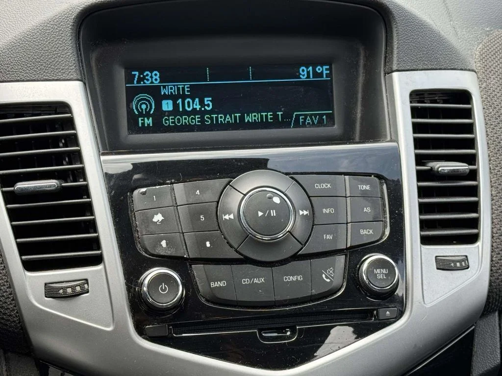 Used 2014 Red Chevrolet 1LT image 17
