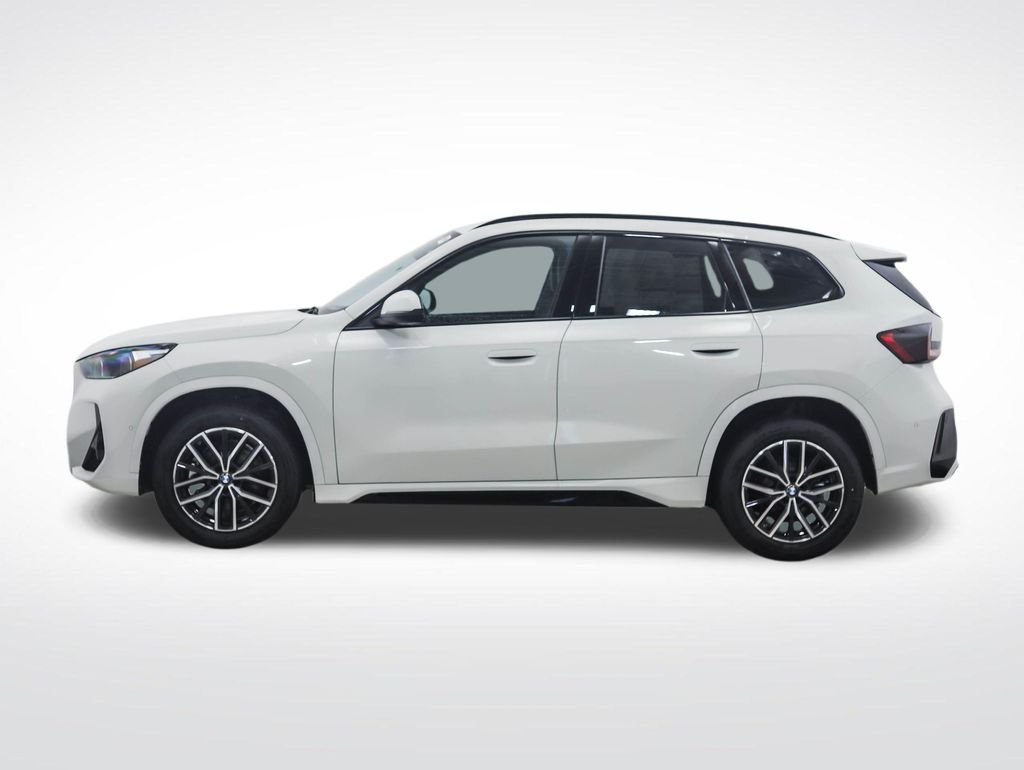 Used 2026 Alpine White BMW xDrive28i image 3