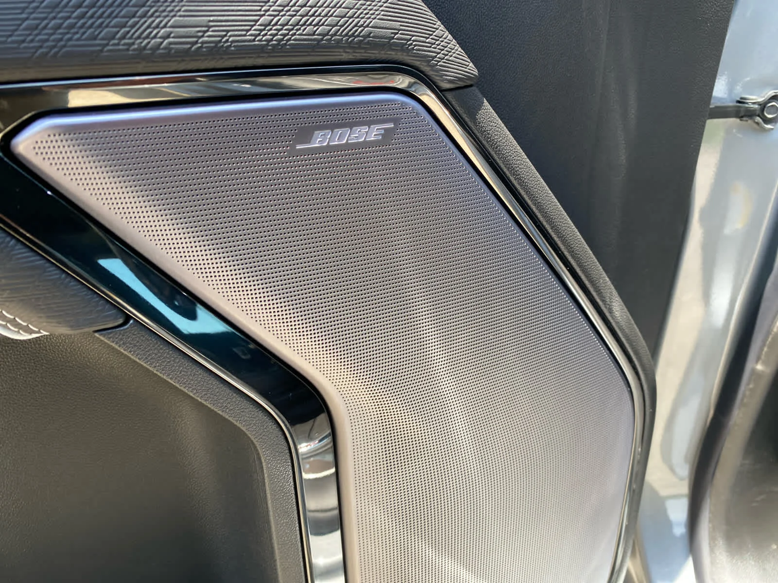New 2026 Sterling Metallic GMC AT4X image 9
