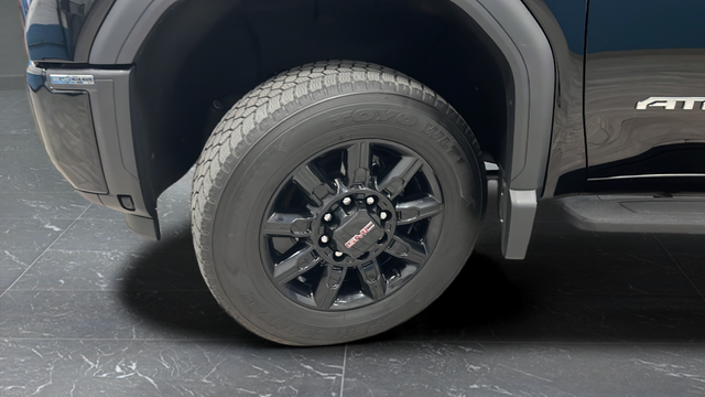 Used 2024 Onyx Black GMC AT4 image 40