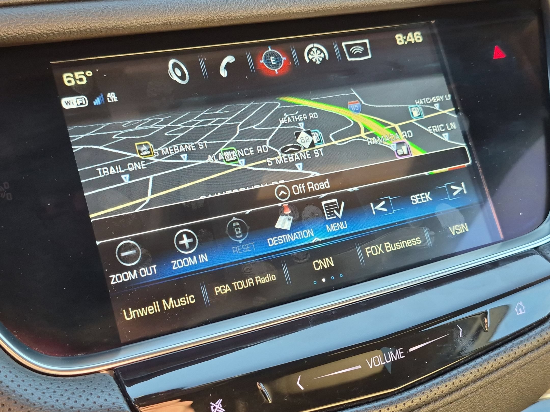 Used 2019 CRYSTAL WHITE TRICOAT Cadillac Premium Luxury FWD image 24