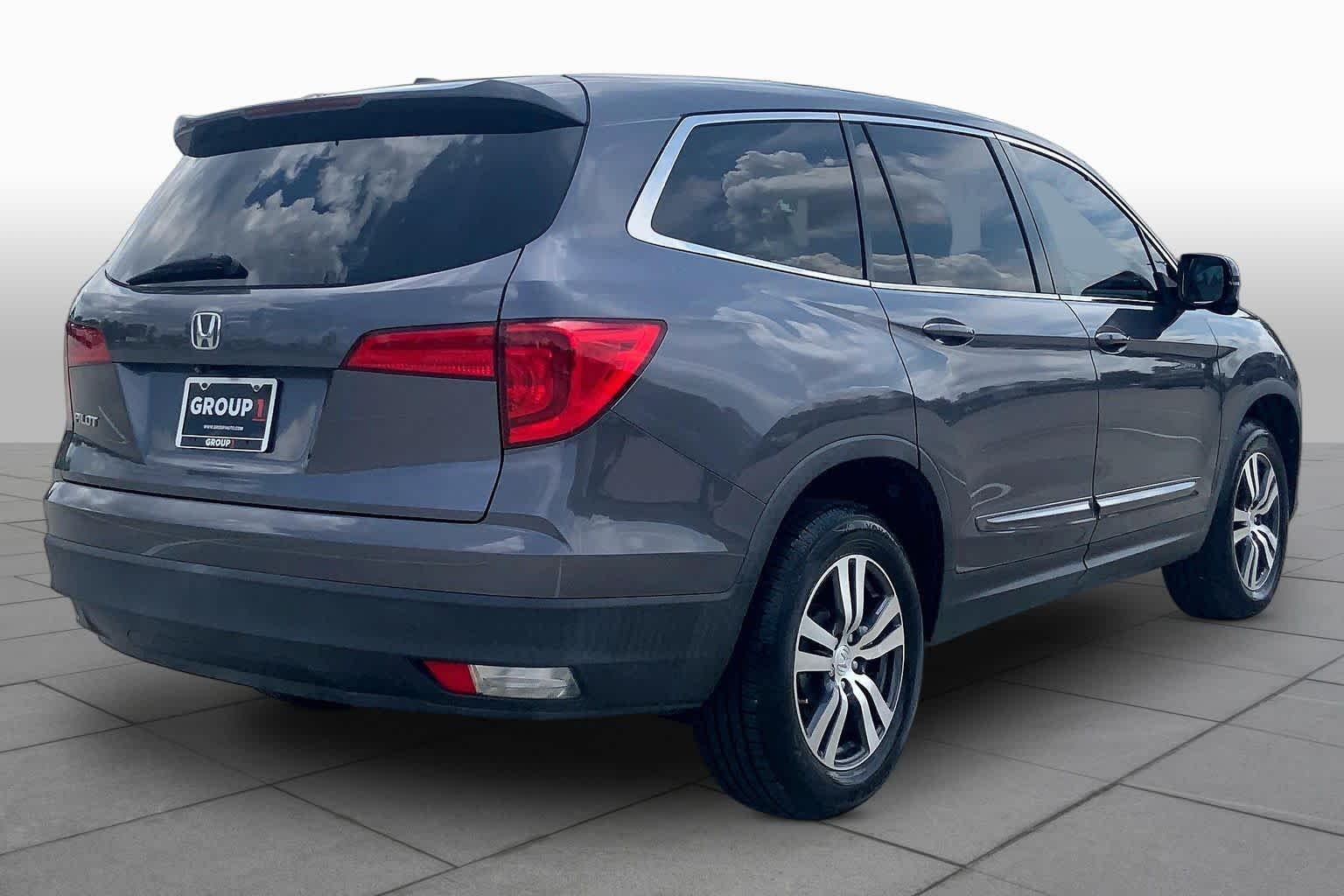 Used 2018 Modern Steel Metallic Honda EX image 13
