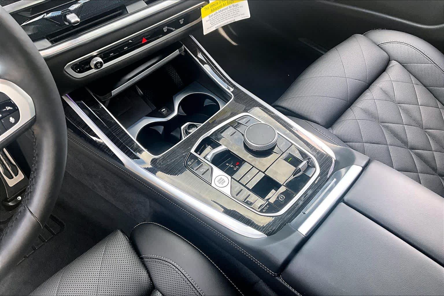 Used 2025 Black Sapphire Metallic BMW xDrive40i image 17