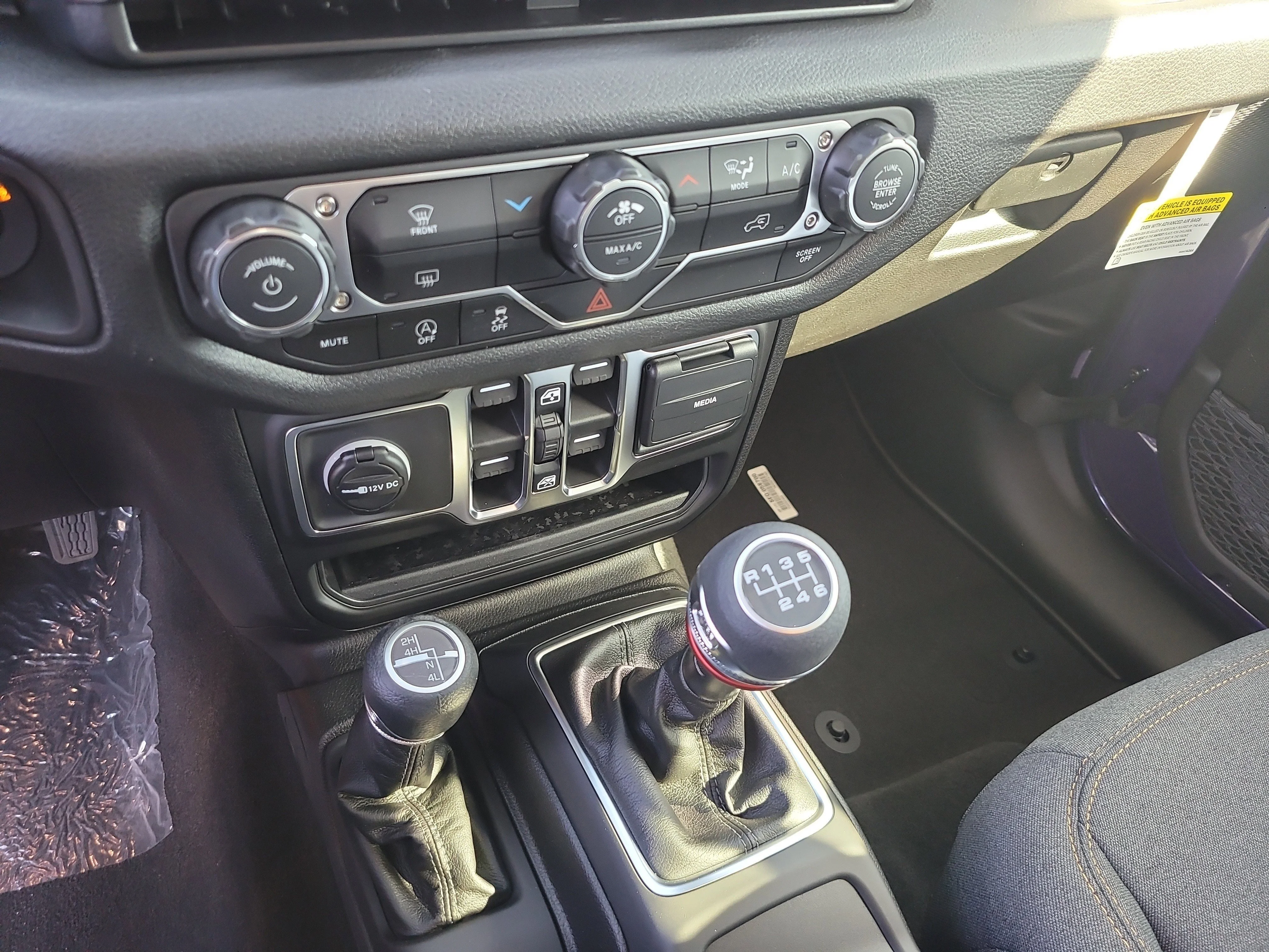 New 2026 Reign Jeep Sport image 18