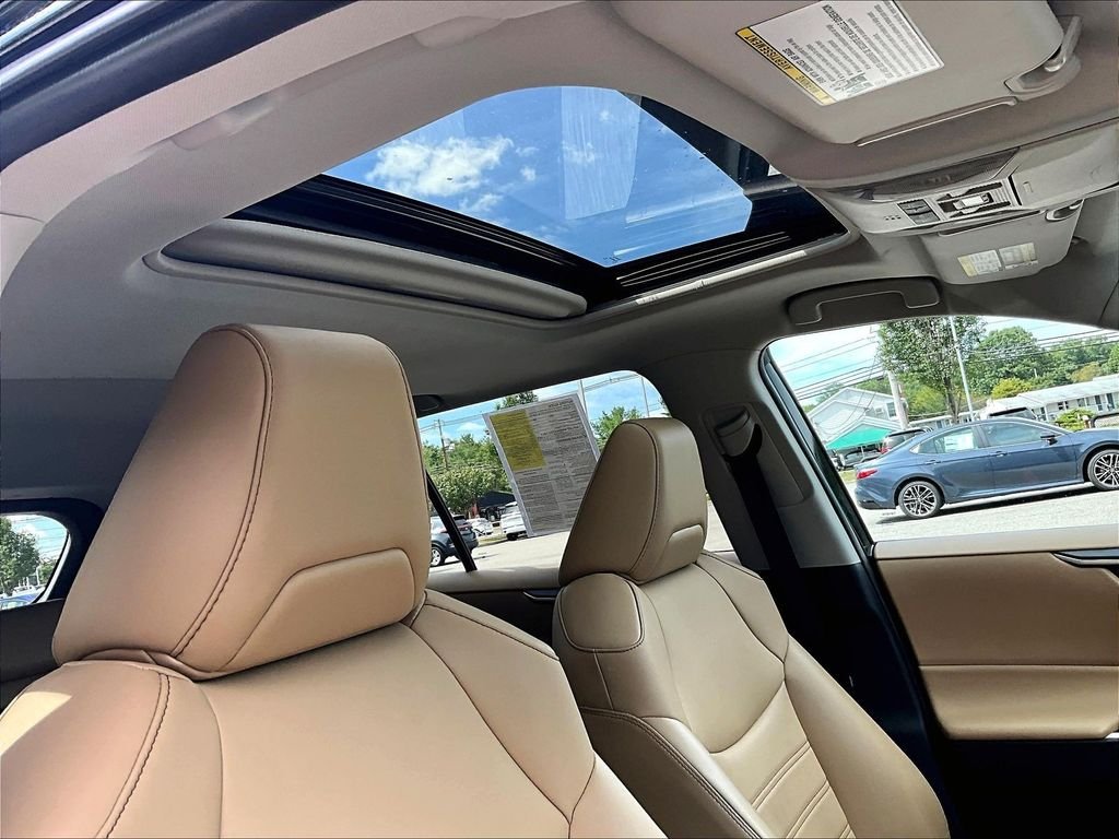 Used 2022 Black Toyota XLE Premium image 22