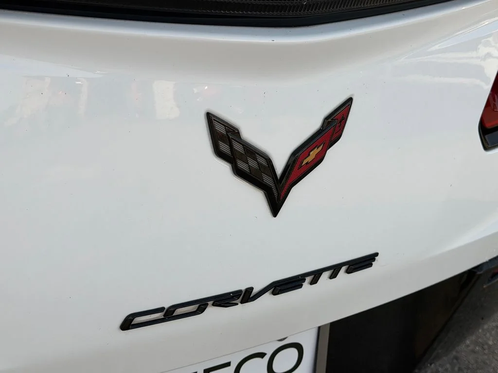 Used 2019 White Chevrolet Stingray image 14