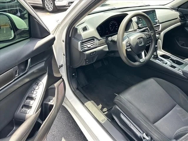 Used 2019  Honda LX image 13