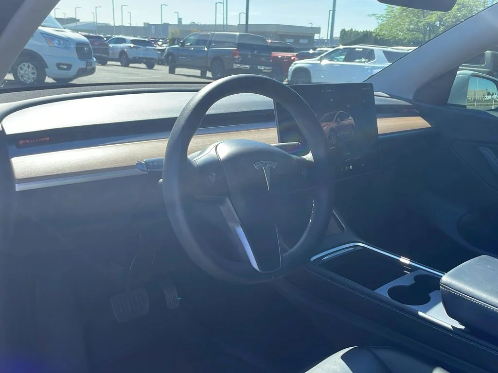 2022 Tesla Model Y Long Range - Photo 15