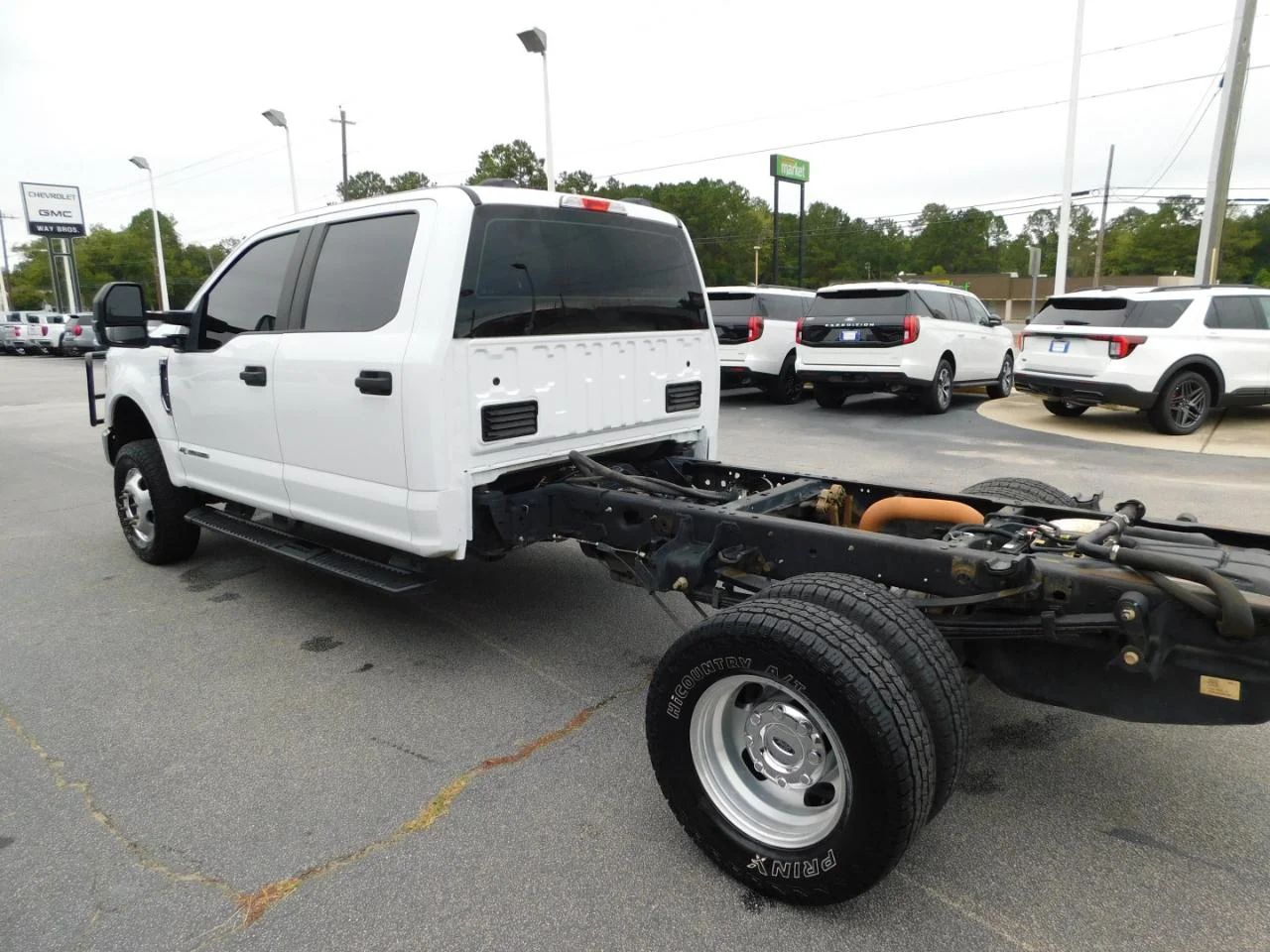 Used 2022 White Ford XL 4WD Crew Cab 179 in WB 60 in CA image 6