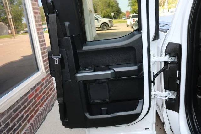 Used 2016 White Ford XLT image 37