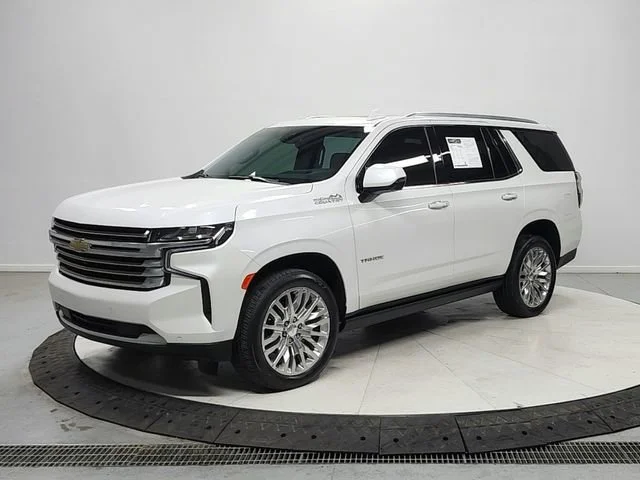 Used 2023 Iridescent Pearl Tricoat Chevrolet High Country image 3