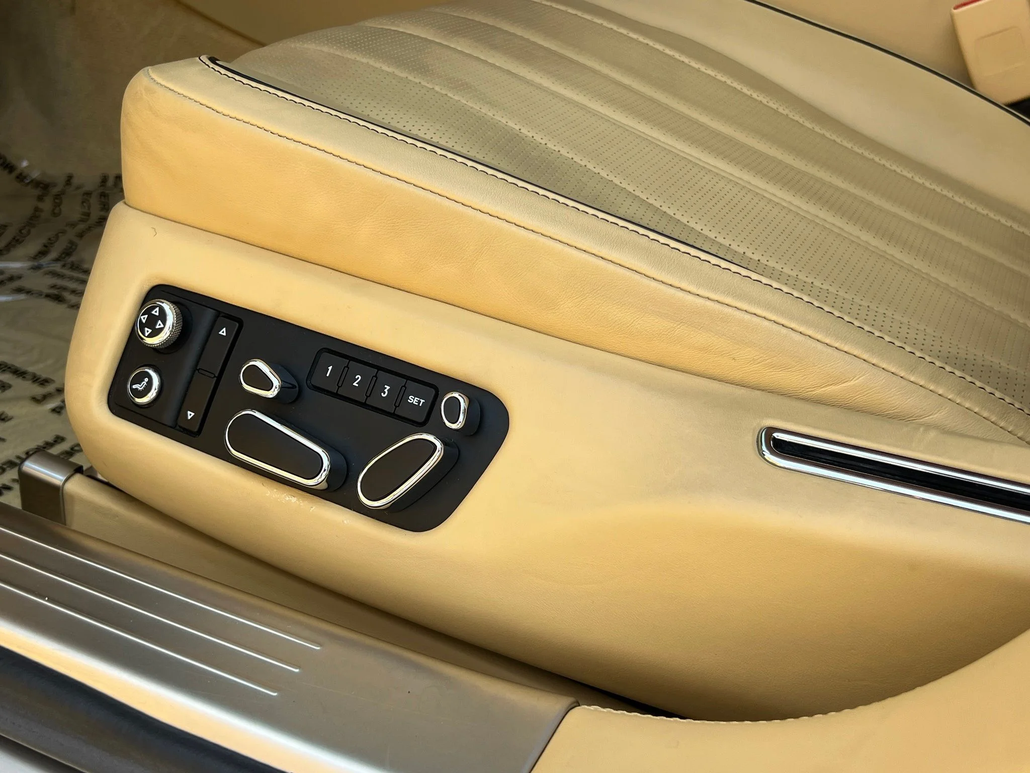 Used 2014 Black Bentley Base image 37
