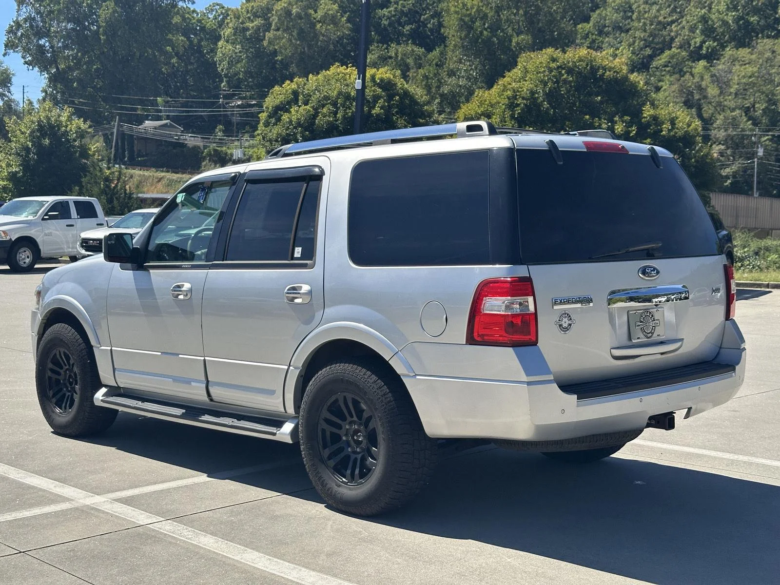 Used 2012  Ford Limited image 5