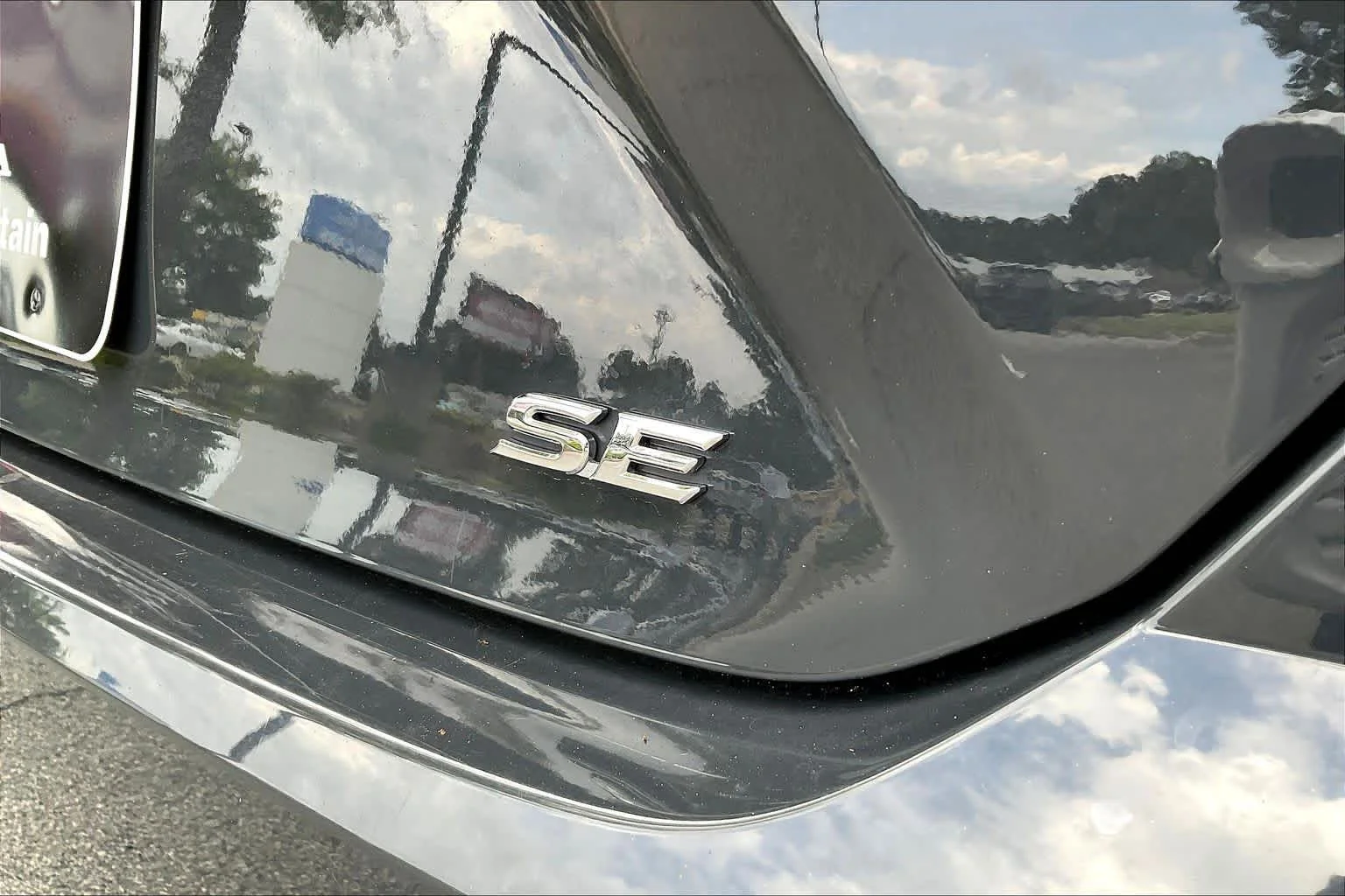 Used 2025 Underground Toyota SE image 10