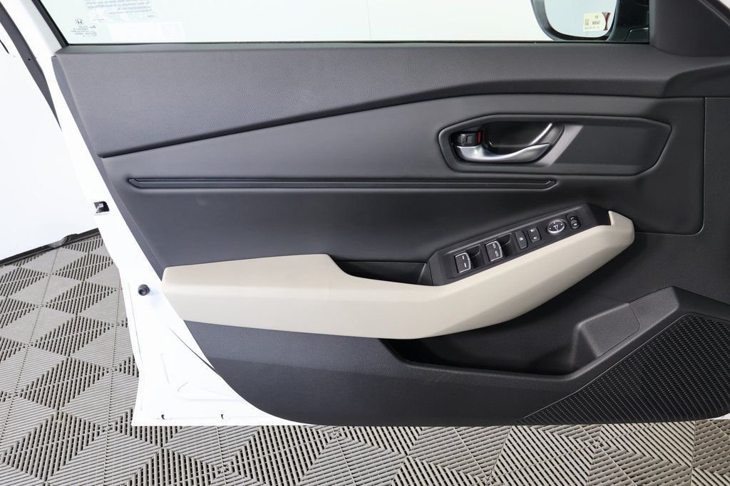 New 2026 Platinum White Pearl Honda SE image 7