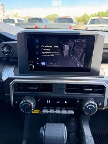 2025 Toyota Tacoma SR5 - Photo 12