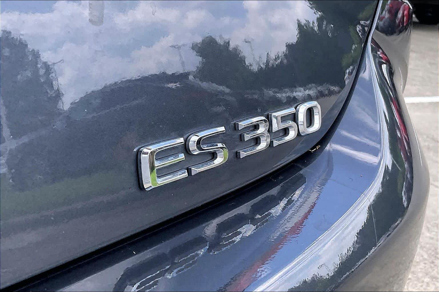 Used 2023 Cloudburst Gray Lexus F SPORT Handling image 28