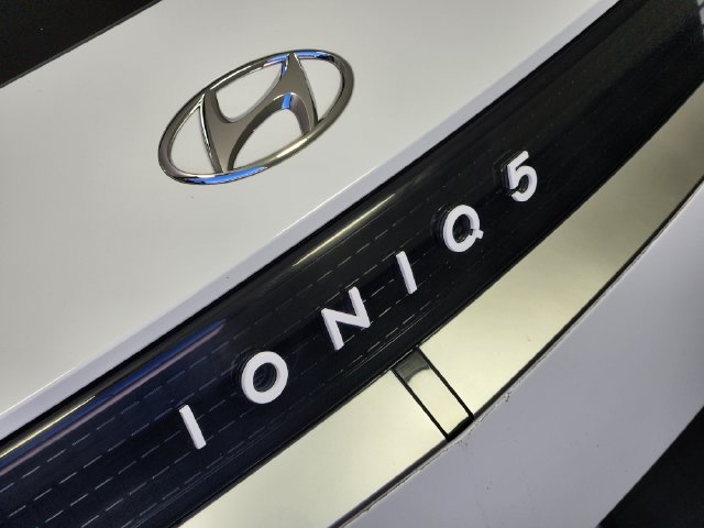 2024 Hyundai IONIQ 5 SE - Photo 9