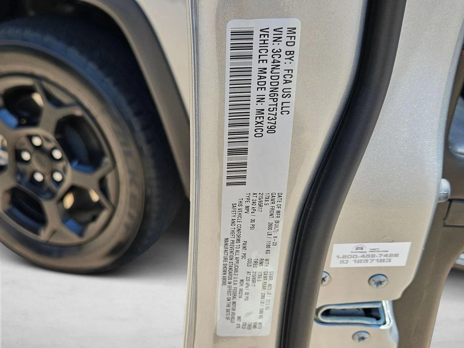 Used 2023 Billet Silver Metallic Clearcoat Jeep Trailhawk image 25