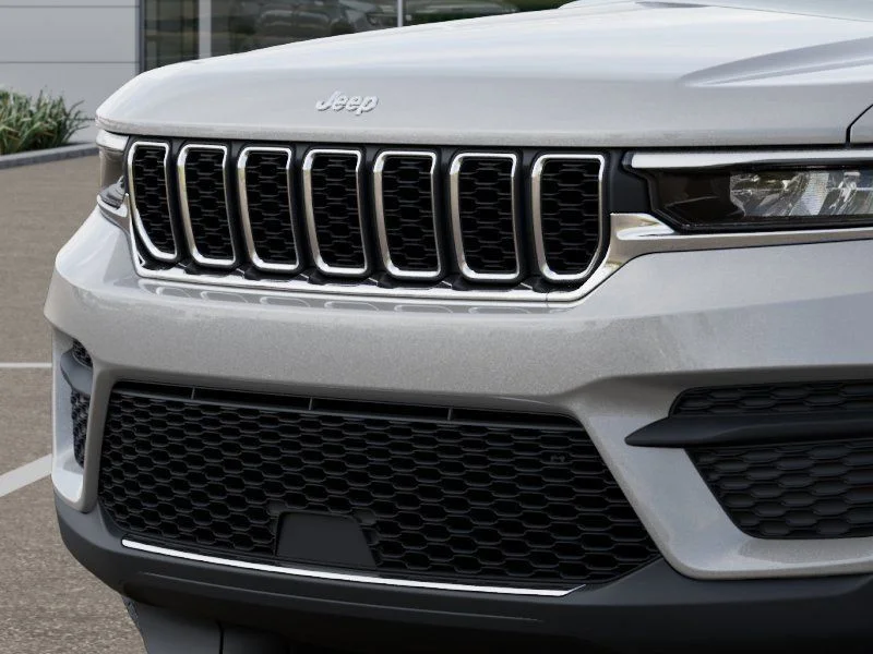 New 2026 Silver Zynith Jeep Laredo X image 11