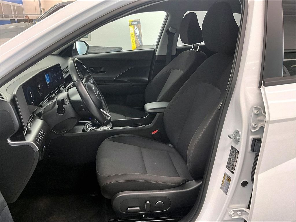 Used 2025 Atlas White Hyundai SEL image 10