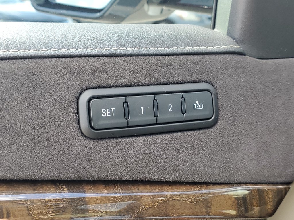 Used 2018 Crystal White Cadillac Premium Luxury image 22