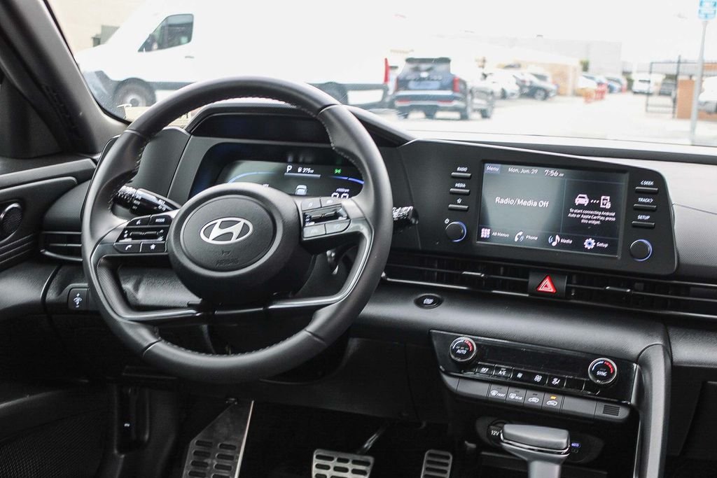 Certified Used 2025 White Hyundai SEL Sport image 16