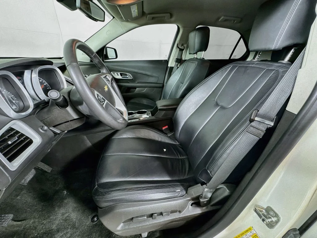 Used 2015 White Chevrolet LT image 24