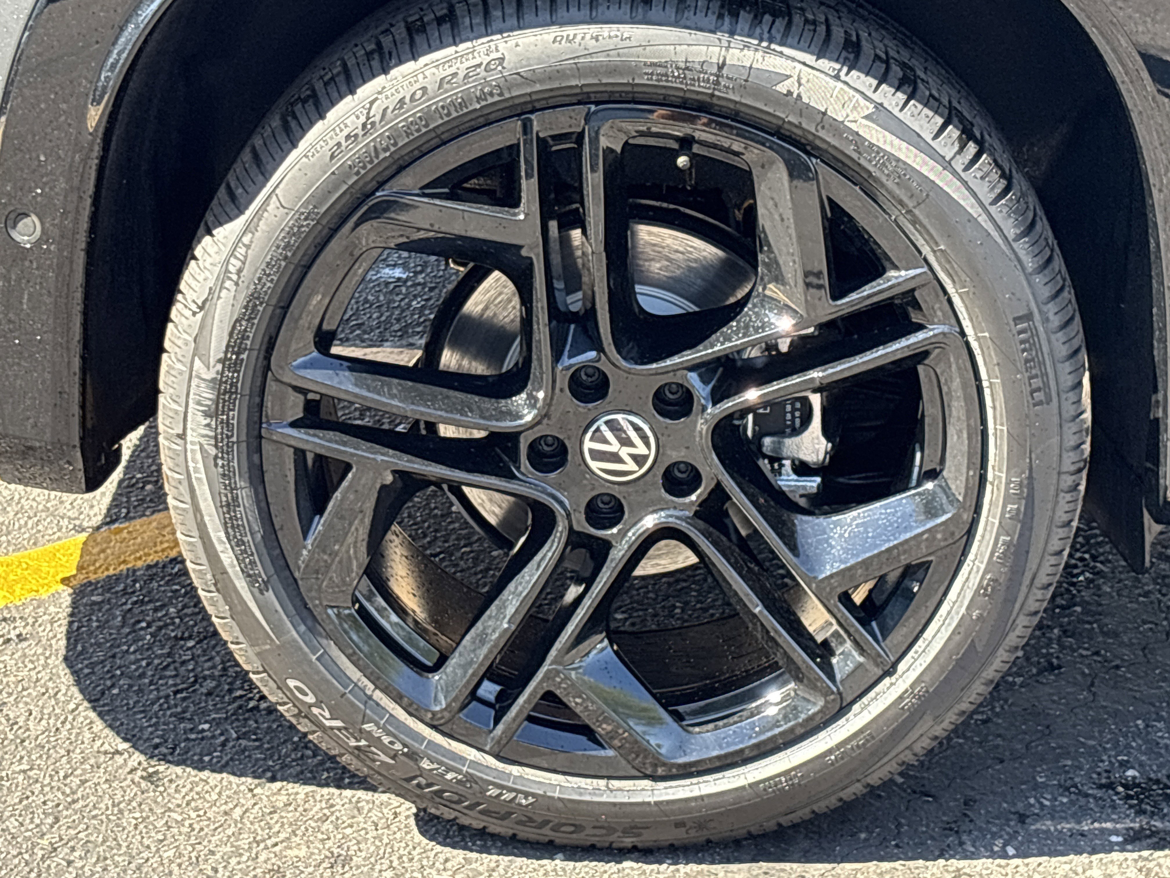 New 2026 Platinum Gray Metallic Volkswagen SE R-Line Black image 5
