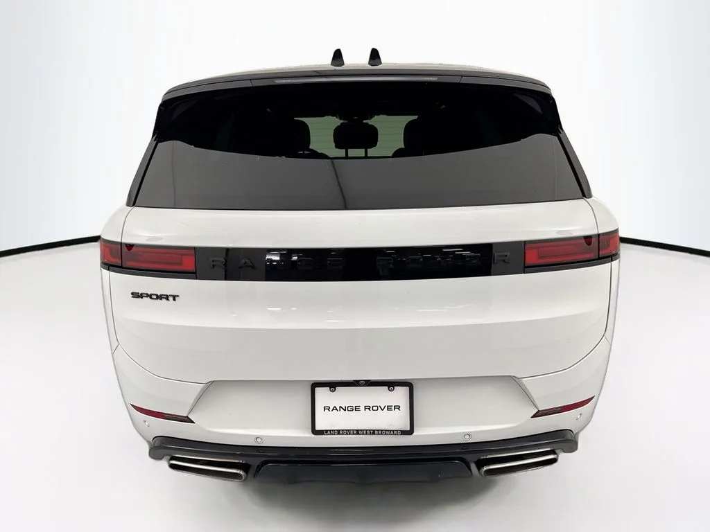 Used 2025 White Land Rover Dynamic SE image 6