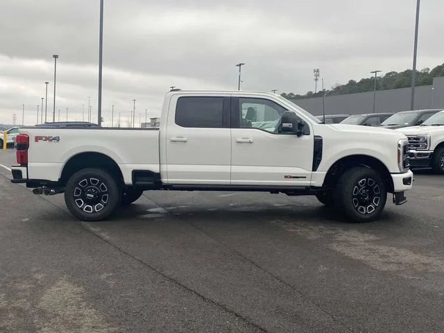 New 2026 Star White Metallic Tri-Coat Ford Platinum image 2