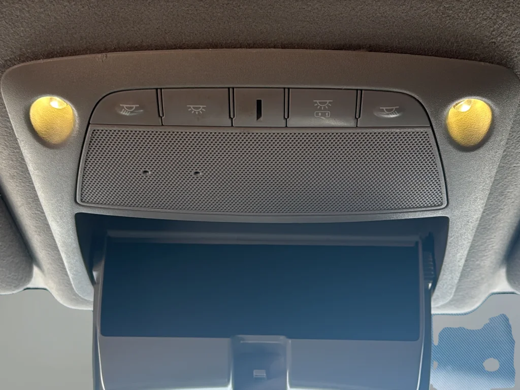 Used 2019 Blue Nissan S image 16