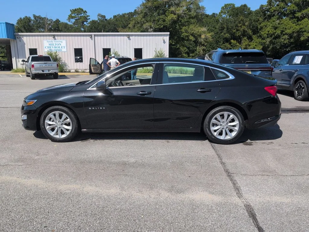 Used 2025 Black Chevrolet LT image 2