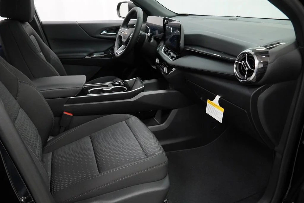 2027 Chevrolet Equinox LT - Photo 29