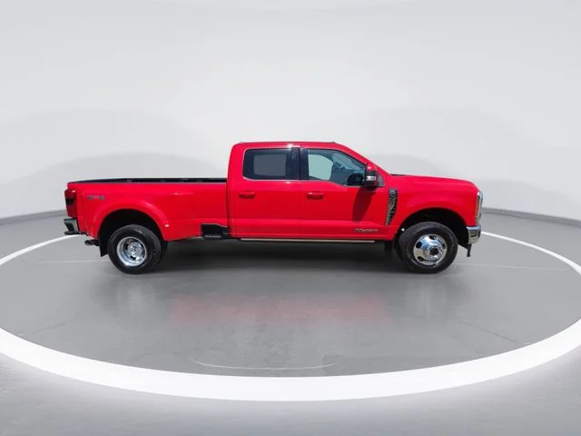 Used 2023 Red Ford Lariat image 9