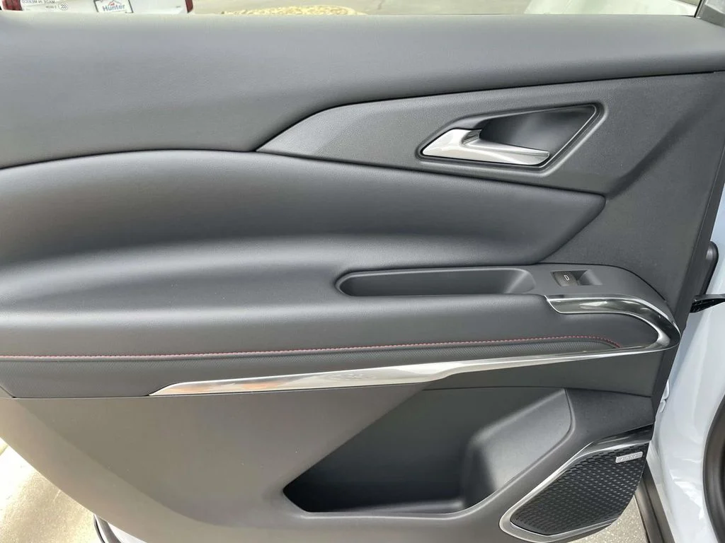 New 2026 Polar White Tricoat Chevrolet Z71 image 14