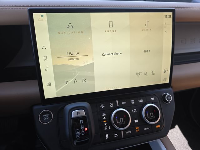 New 2026 Fuji White Land Rover X-Dynamic SE image 15