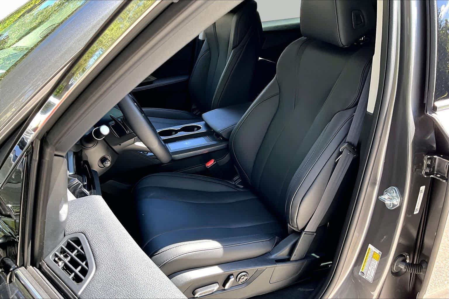 Used 2026 Liquid Carbon Metallic Acura  image 8