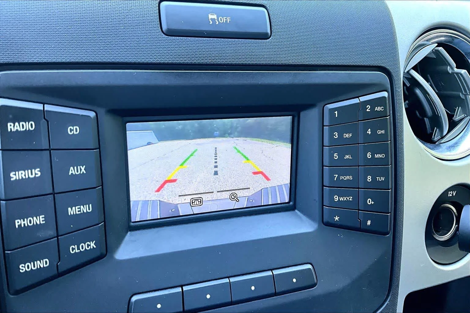 Used 2014 Ingot Silver Metallic Ford XLT image 28