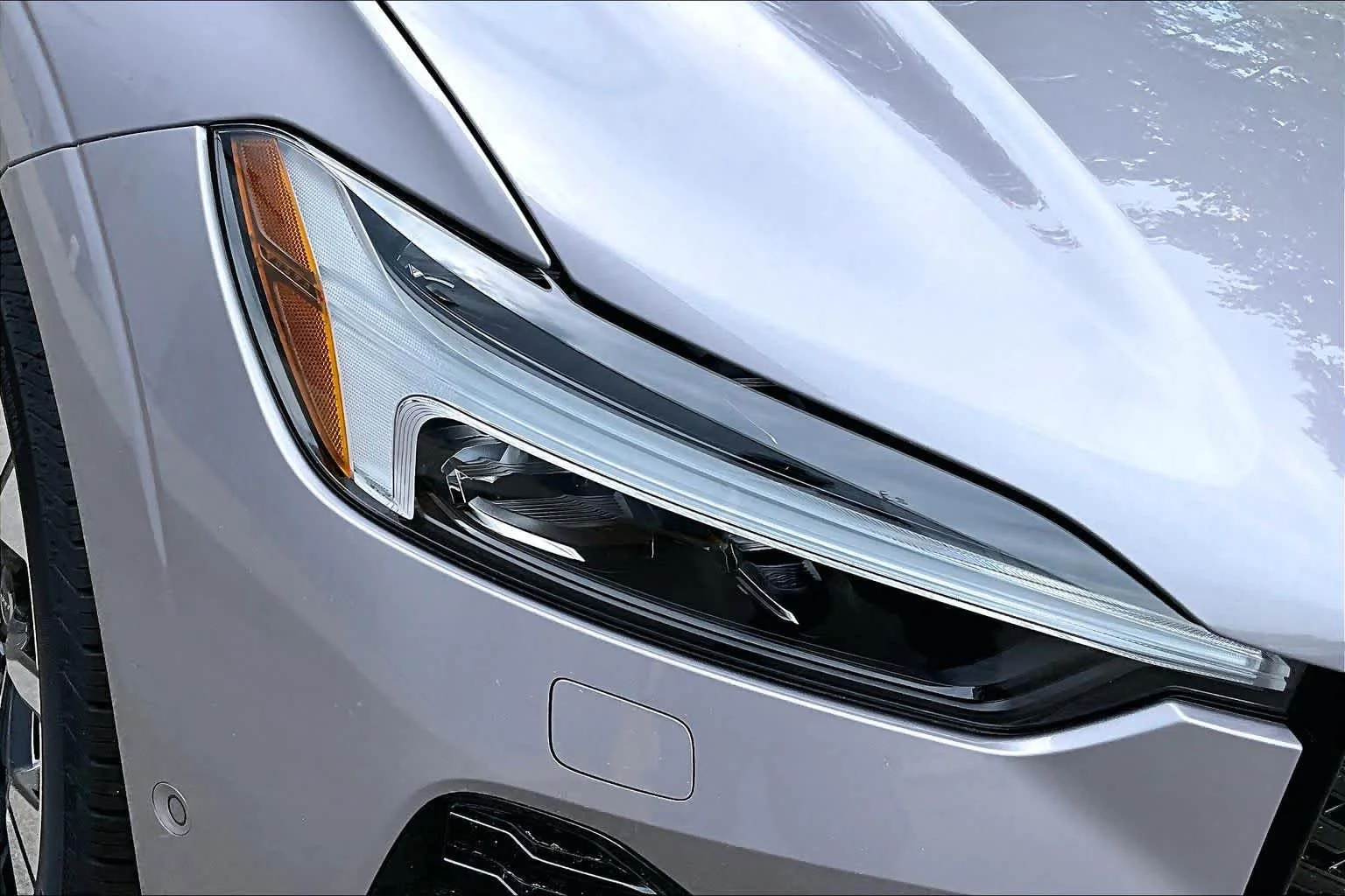 New 2026 Aurora Silver Volvo Plus image 15